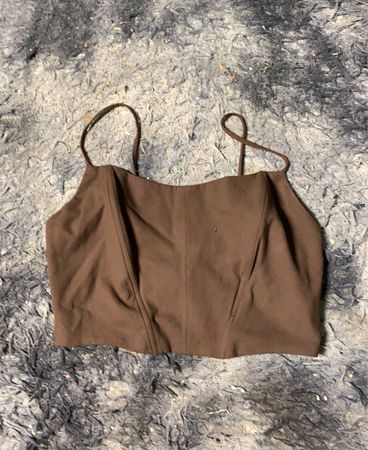 Braunes gesmoktes Crop Top