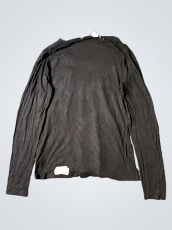 Schwarzes Langarmhemd mit einem weißen und grauen gemusterten Vorderteil