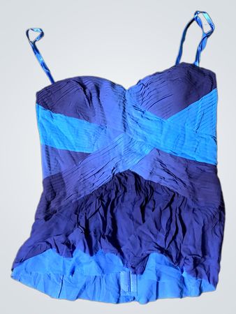 Blaues trägerloses gerafftes Tanktop