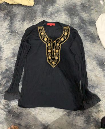 Schwarzes besticktes Langarmhemd