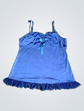 Blaues Rüschen-Nachtkleid