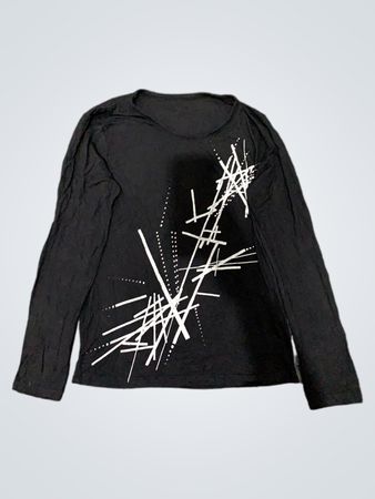 Schwarz Langarmshirt mit weißem Grafikdruck