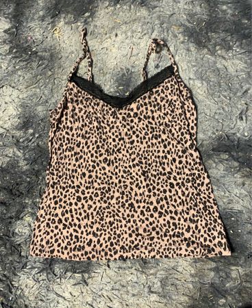 Leopardenmuster-Camisole mit schwarzem Spitzenbesatz