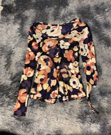Blumenmuster Langarmshirt