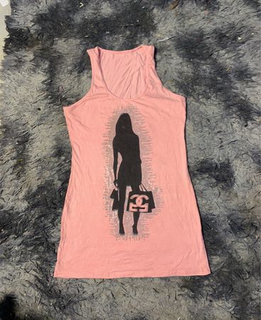 Rosa Tanktop mit Silhouette und Handtaschen-Grafik