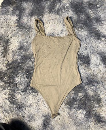 Bodysuit mit Strasssteinen