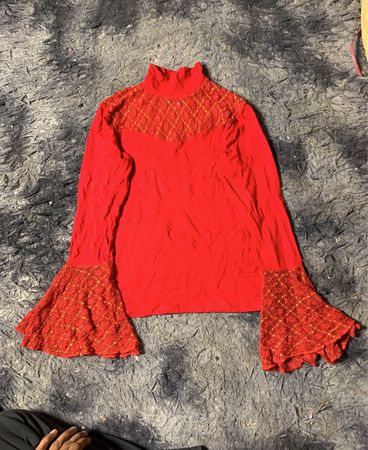 Rotes Glockenärmel-Turtleneck-Oberteil