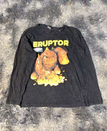 Schwarzes Langarmshirt mit Eruptor-Grafik