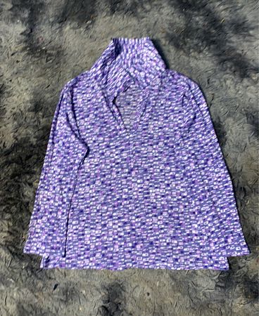 Lila geometrisches Muster Langarmoberteil