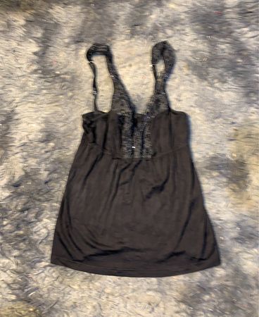 Schwarzes Spitzen-Trim-Cami