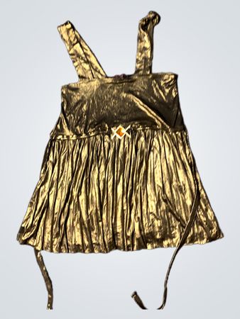 Goldfarbenes Metallic-Kleid mit Trägern