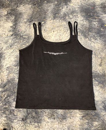 Schwarzes Tanktop mit Strassdetails