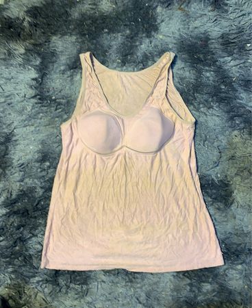 Rosa Tanktop mit integriertem BH