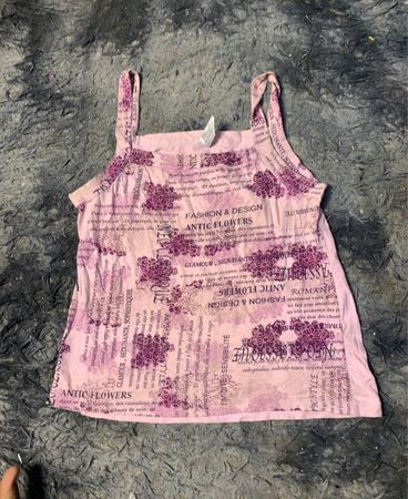 Rosa grafisches Tanktop mit floralem und Textdruck