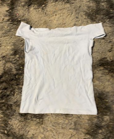 hellblaues Off-Shoulder-T-Shirt