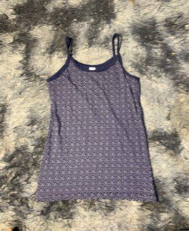 Blau bedrucktes Hemdkleid