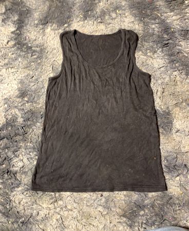 Schwarzes Tanktop