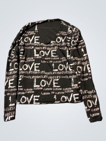 Schwarzes Langarmshirt mit 'LOVE' Grafikdruck