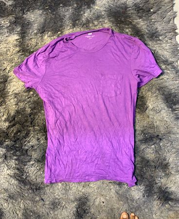 Lila Crew-Neck Taschen-T-Shirt