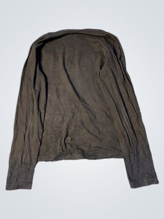 Schwarz langärmliges T-Shirt mit grauem Grafikdruck