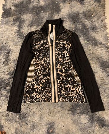 Schwarz-weiße gemusterte Reißverschlussjacke