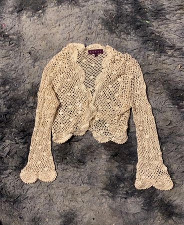 Debut gehäkelter Bolero-Cardigan