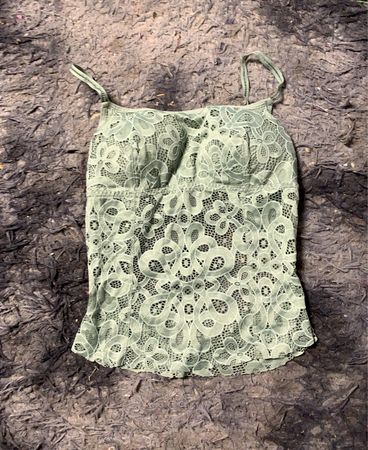 Sagegrüner Spitzen-Cami