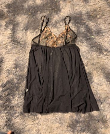 Schwarze Babydoll-Unterwäsche mit Spitzen-details