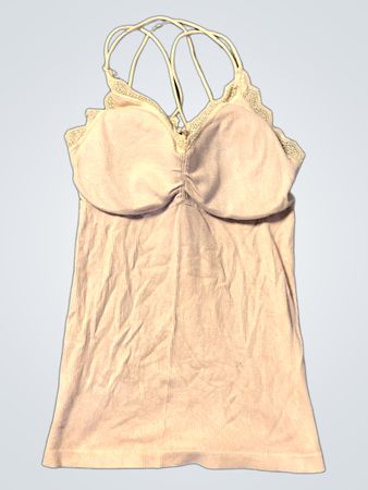 Leicht rosa Spitzenverzierung Cami
