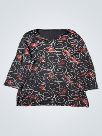 Langärmliges schwarzes T-Shirt mit rotem und weißem Wirbelmuster