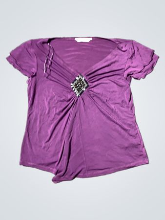 Lila verziertes Kurzarmoberteil