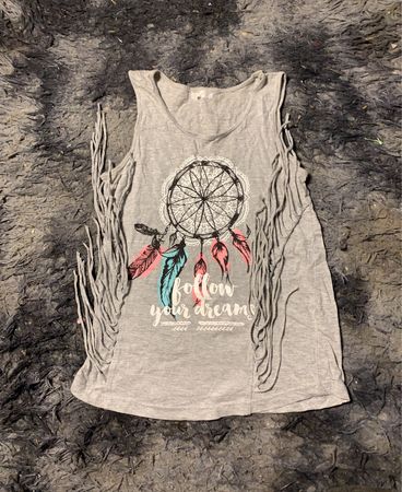 Graues Tanktop mit Traumfänger-Grafik und Fransen