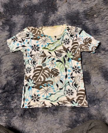 T-Shirt mit Blumenmuster