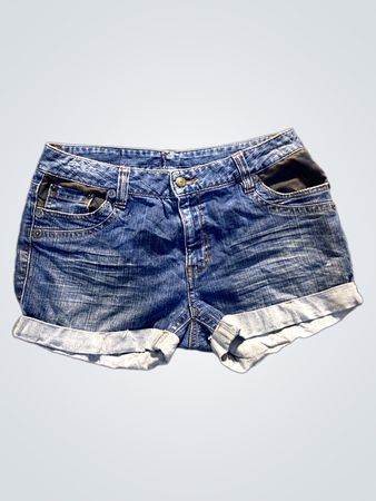 Blue Denim-Shorts mit verzierten Taschen
