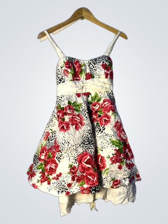 Blumenmusterkleid mit Spitzeneinsatz