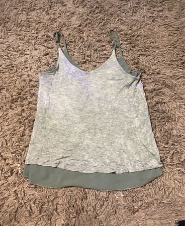 Graues Spaghettiträgershirt