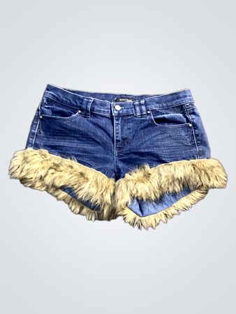 White House Black Market Jeansshorts mit Fellbesatz