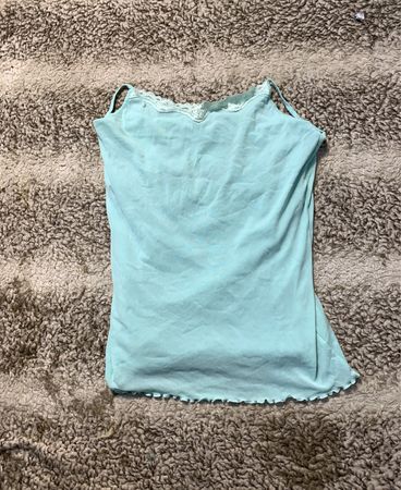 LINDX Hellblaues Spitzen-Cami-Top
