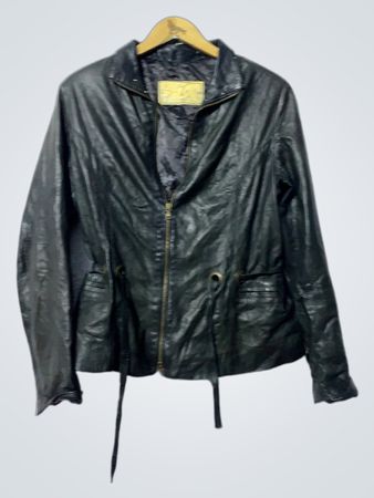 Schwarze Lederjacke
