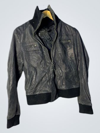 Veste en cuir noir
