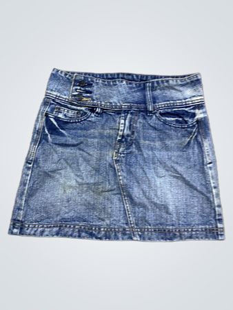 Blauer Denim-Minirock mit bestickten Taschen