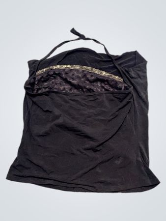 Schwarzes Haltertop mit Spitze und goldener Einfassung