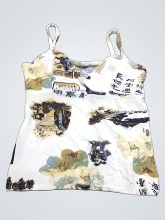 Weißes Tanktop mit asiatisch inspiriertem Druck