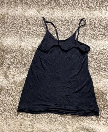 Schwarzes Top