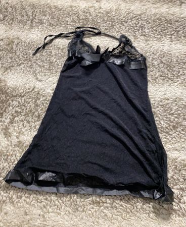 Babydoll mit schwarzem Spitzenbesatz