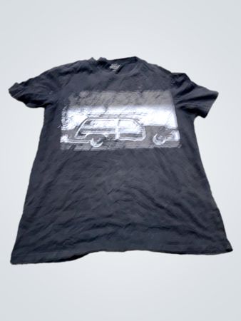 Mix T-Shirt mit Auto-Grafik