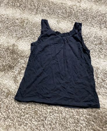 Schwarzes Tanktop