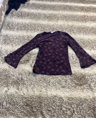J by C Lila Floral Print Glockenärmel Top