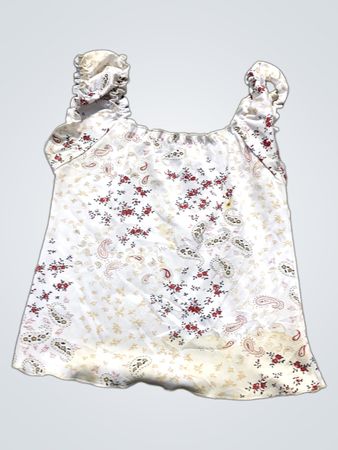 Top mit weißem Blumenmuster