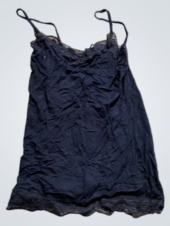 Marinefarbener Trägershirt mit Spitzeneinsatz